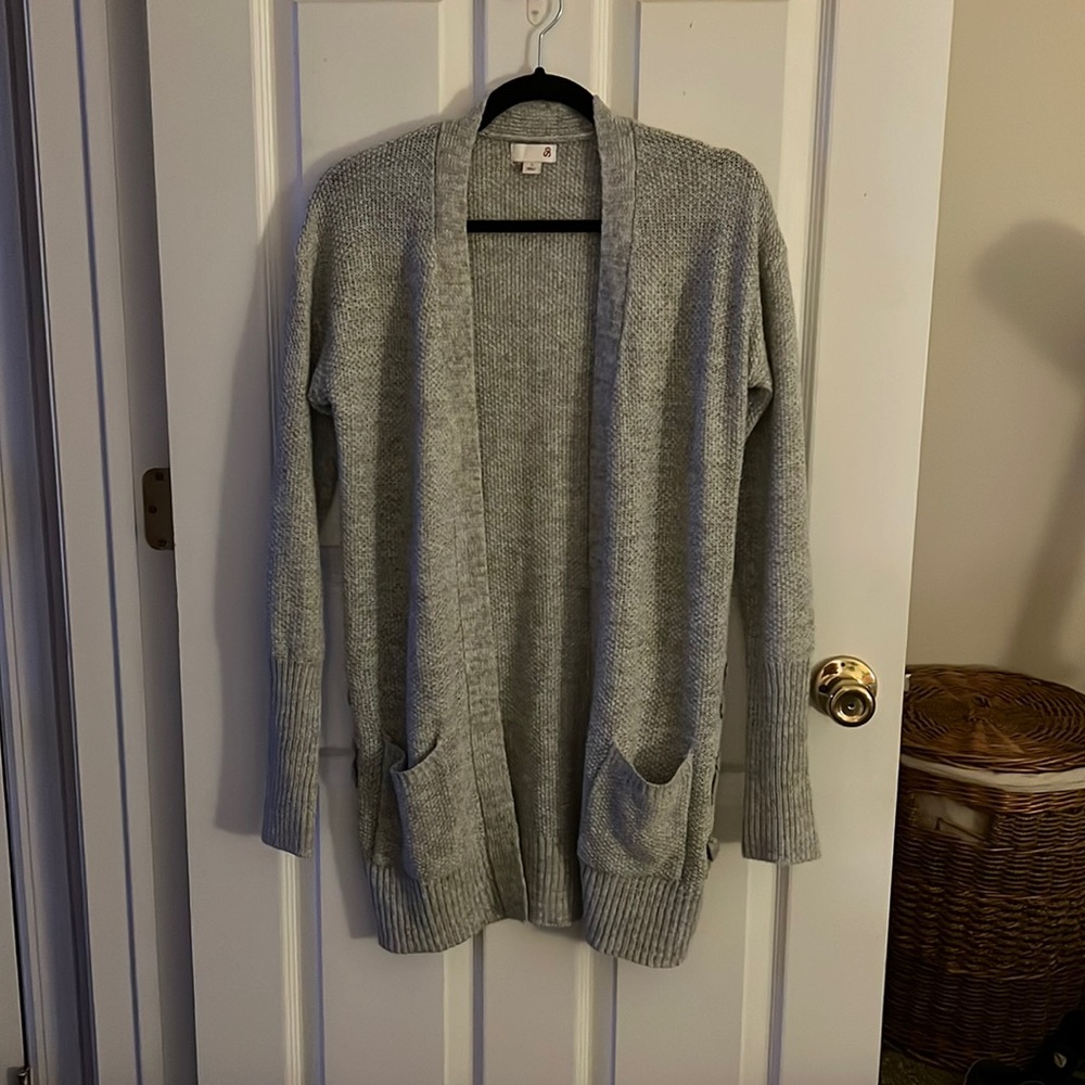 Juniors cardigan sweater